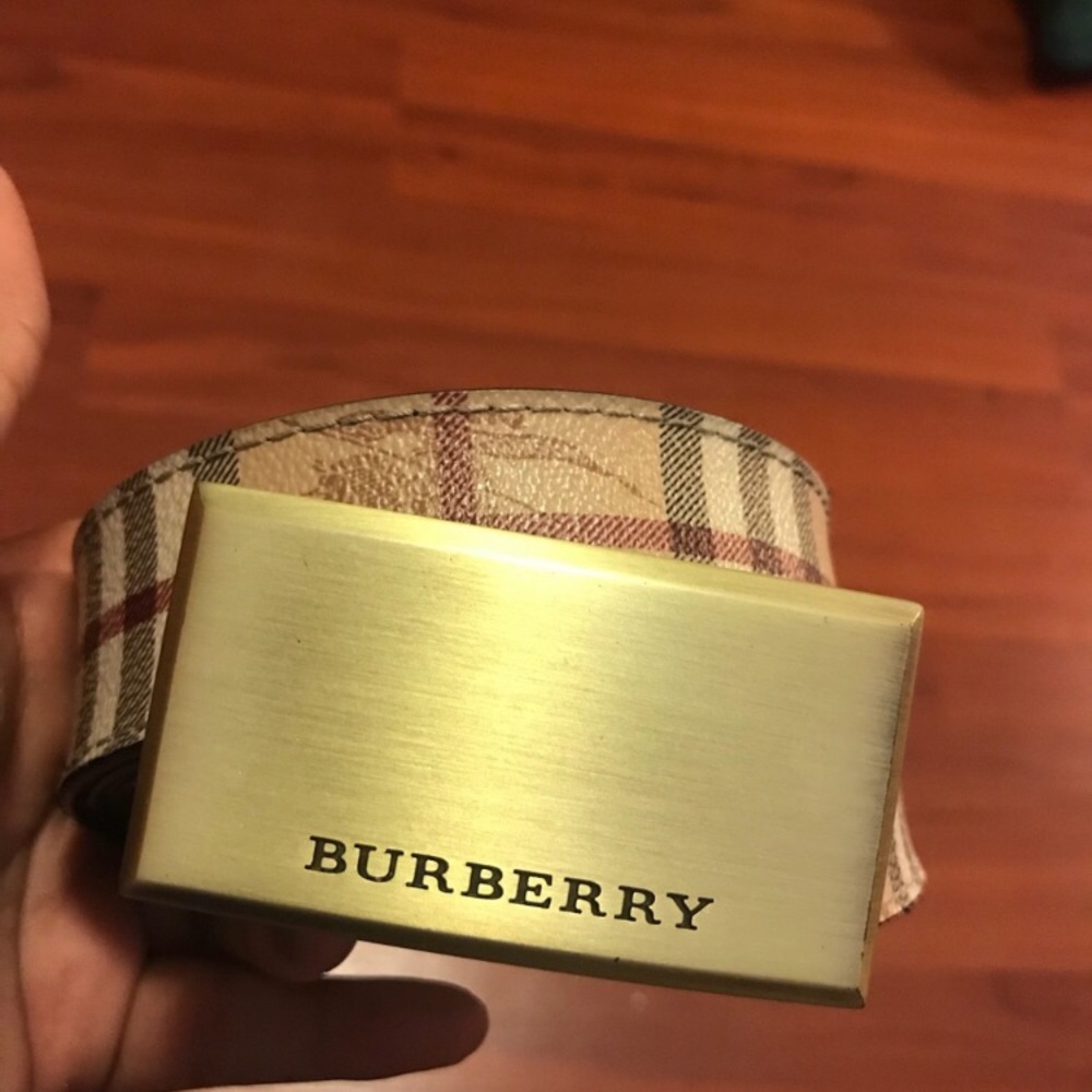 Men’s reversible Burberry belt